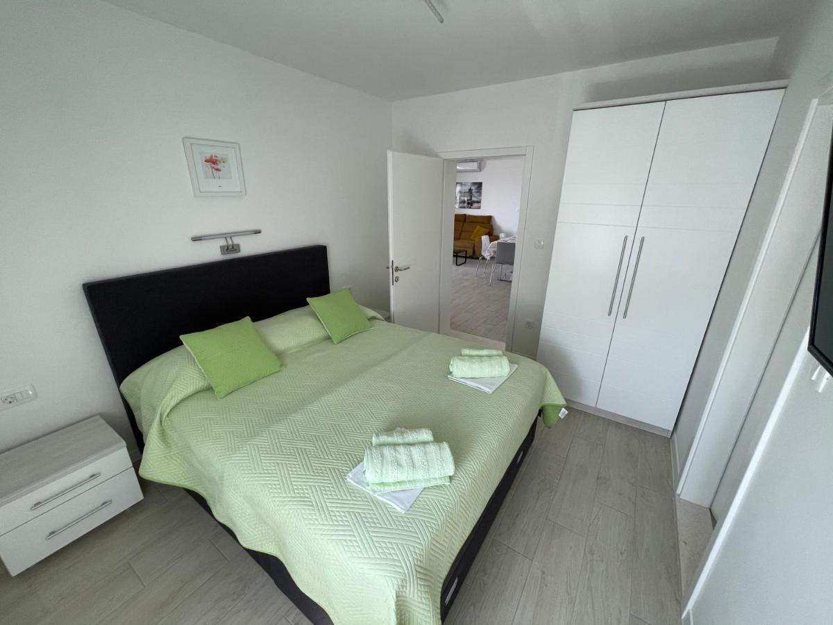 Apartman Mili Baška Voda Екстериор снимка