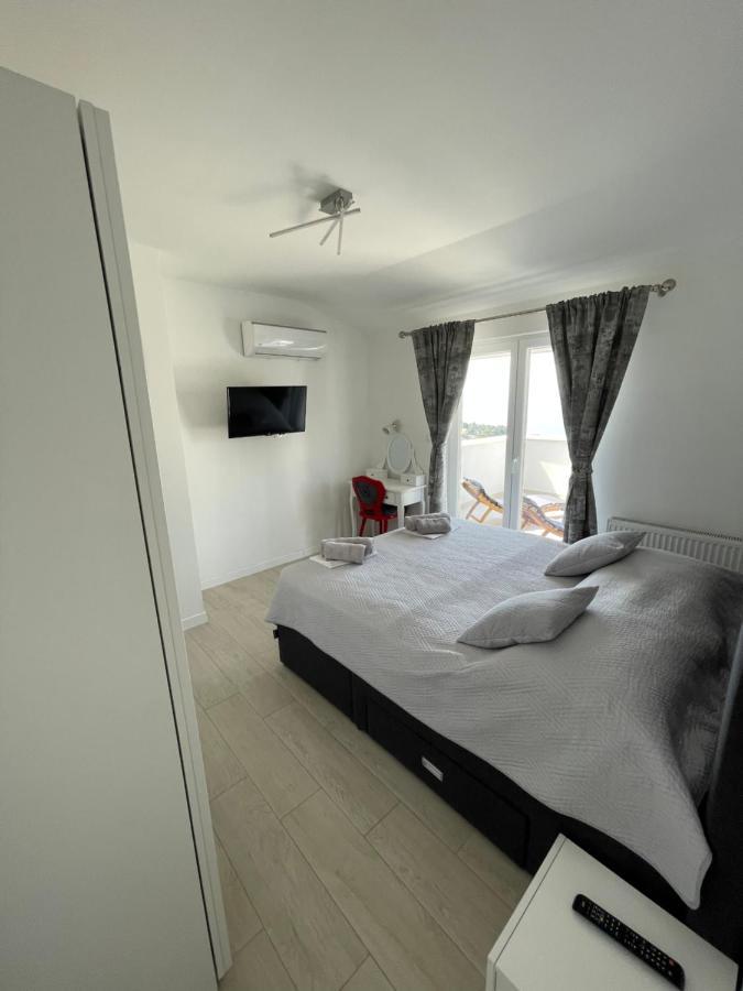 Apartman Mili Baška Voda Екстериор снимка