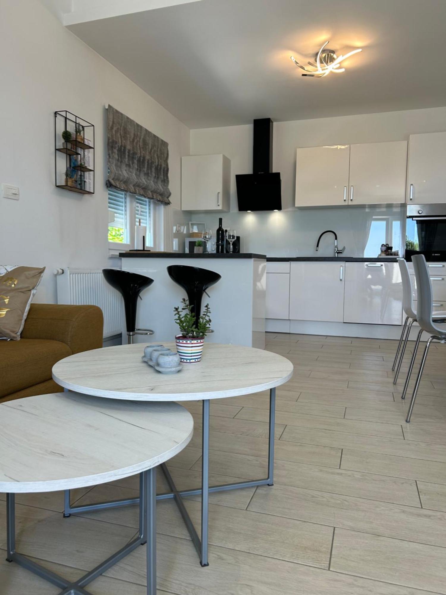 Apartman Mili Baška Voda Екстериор снимка