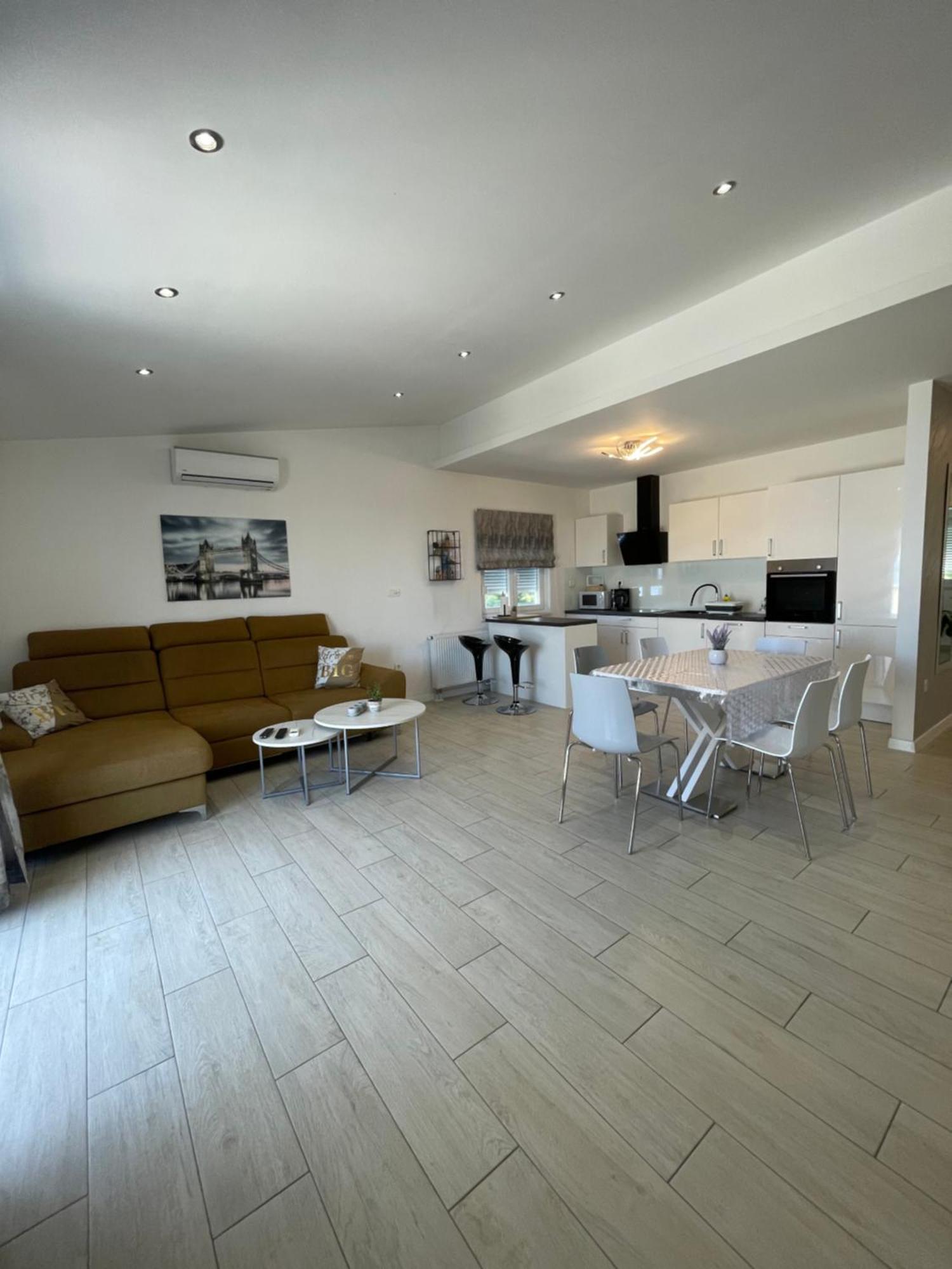 Apartman Mili Baška Voda Екстериор снимка
