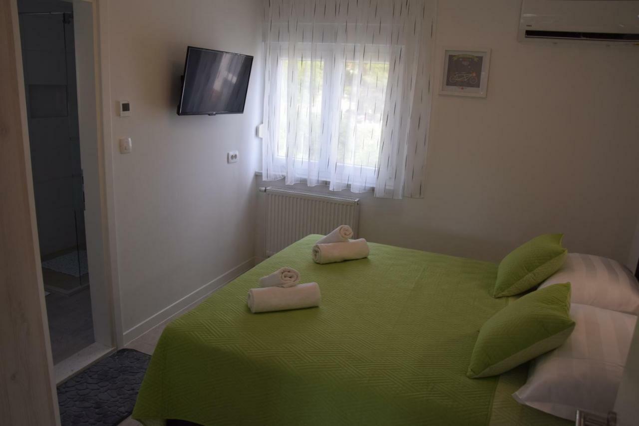 Apartman Mili Baška Voda Екстериор снимка